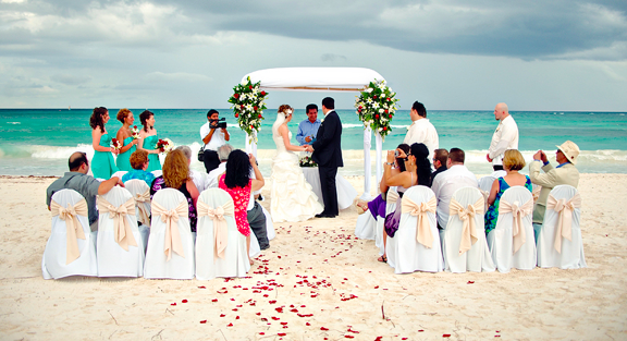 Wedding Etiquette How Much To Spend On A Gift For A Destination