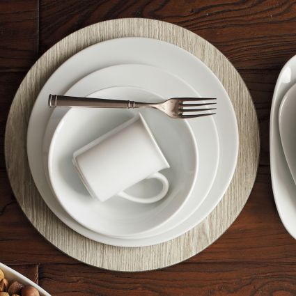 Top 20 Wedding Gift Registry Items | Dinnerware Set