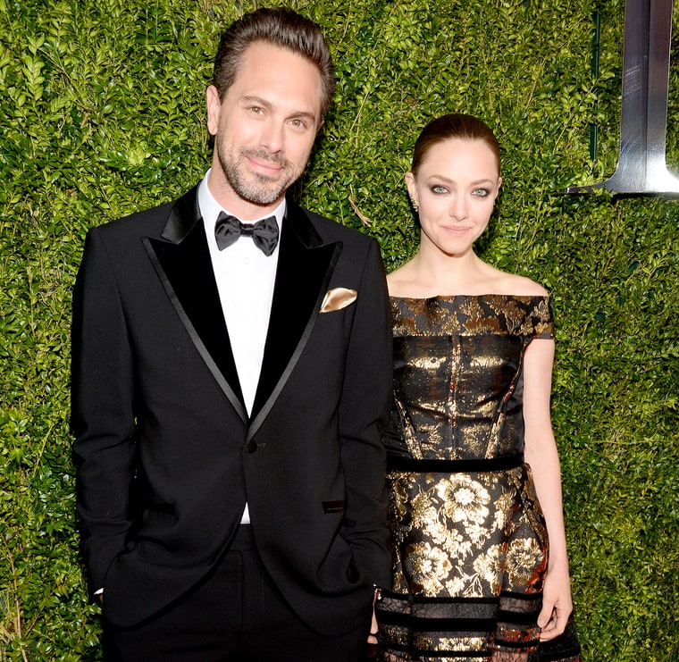 Amanda Seyfried Engaged to Co-Star Thomas Sadoski