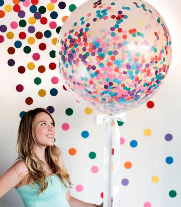 DIY Confetti Balloons | Graduation Party Ideas