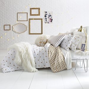 15 Dorm Room Essentials l Comforter Set