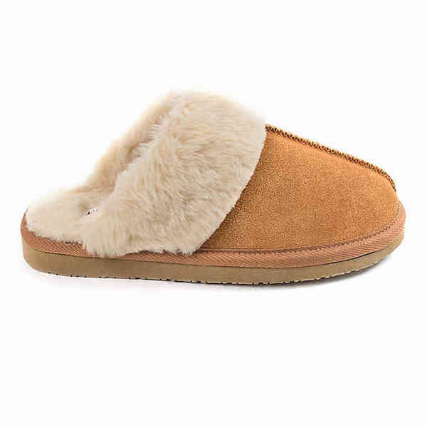 Great Gifts for College Students | Minnetonka Chesney Women’s Slippers