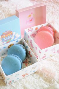 Pink and Blue macaroons for baby showers | baby shower favors macaroons