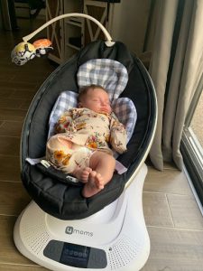 4 mom swing