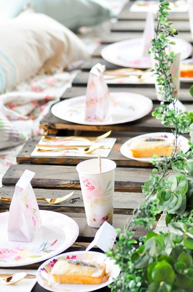 Bridal Shower Themes for Every Zodiac Sign | Aquarius Bride