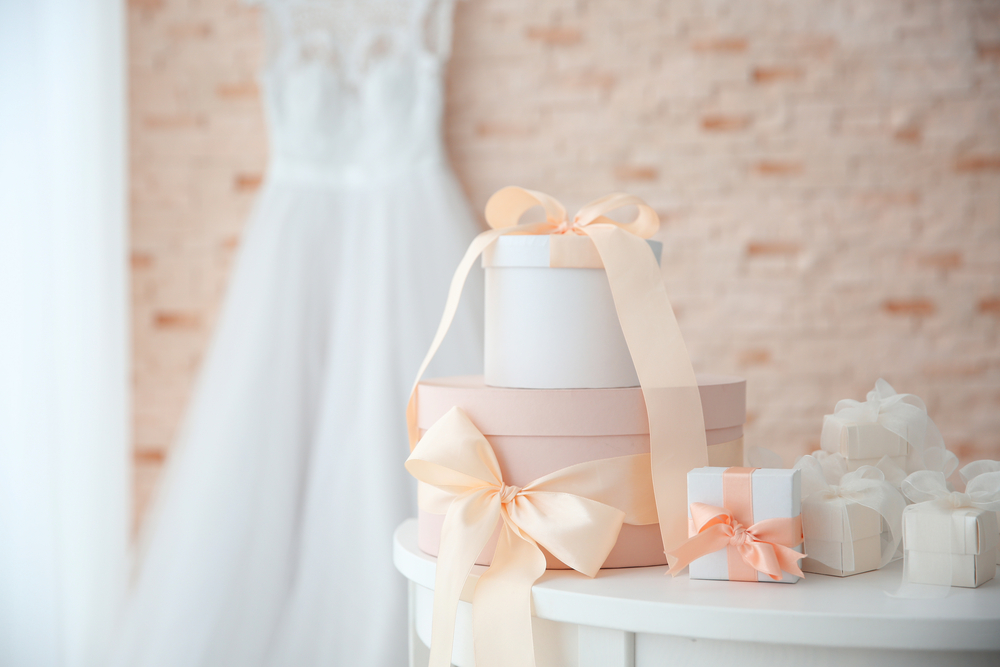 How Do I Handle a Giftless Wedding Guest?