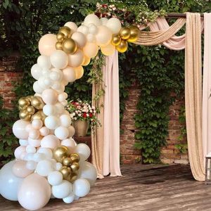 DIY Projects for Your Wedding | Set up balloon arches around your venue