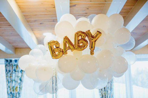 simple balloon baby shower theme 