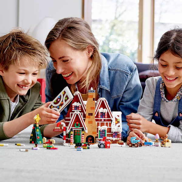 Holiday Gifts the Whole Family Can Enjoy | Lego Set