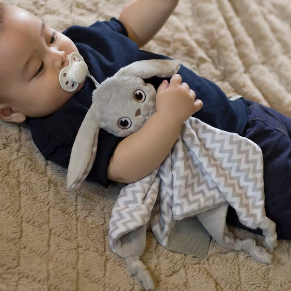 https://blog.registryfinder.com/wp-content/uploads/2021/04/bunny-blanket.png