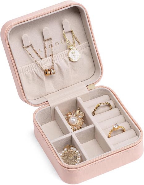 Mother's Day Gift Guide for Every Mom in Your Life | Travel Jewelry Organizer