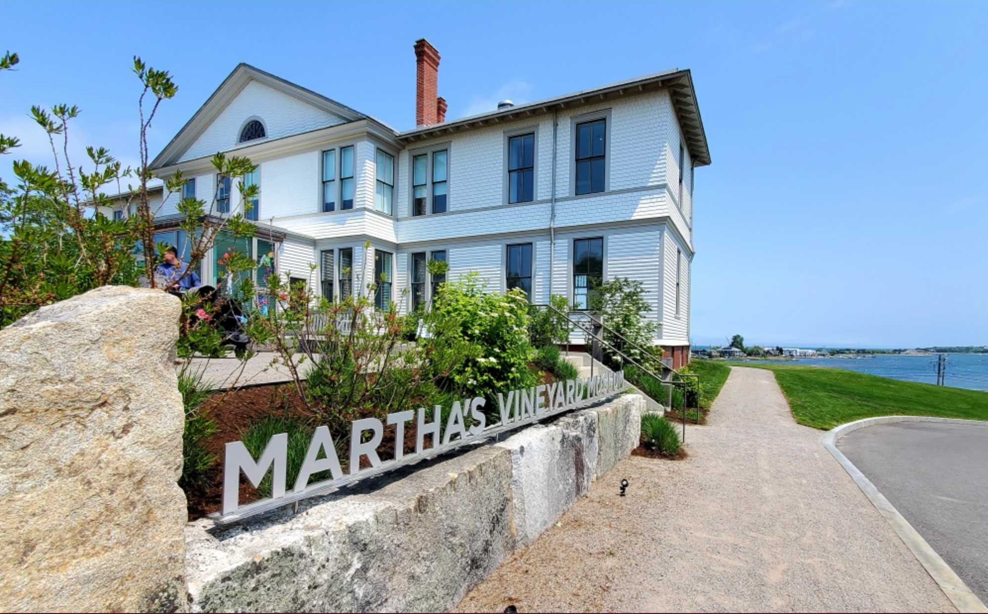 Wedding Registry Picks Inspired By Francesca Mariano’s Martha Vineyard Wedding